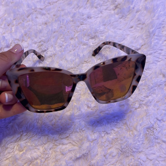 SOLD!! - Picture 3 of 4